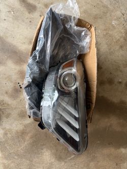 2015-17 Mustang headlights passengers side