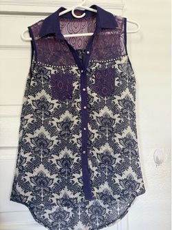 Hee Season Women’s Purple Lace Sleeveless Button Down Blouse Size M Elegant Floral Top