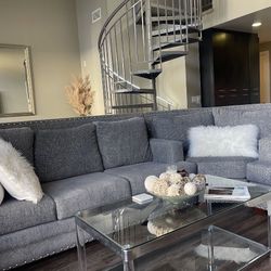 Modern and spacious living room, a three-piece set 