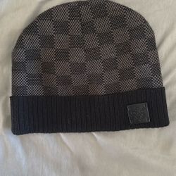 Lou V Beanie
