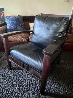 Solid wood reading chair