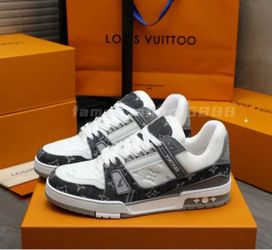 Sneakers LV size 12 (45)