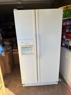 Refrigerator - Kenmore Coldspot 106