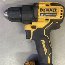 DeWALT ATOMIC 20V MAX Brushless Compact 1/2" Drill (DCD708) - Tool Only