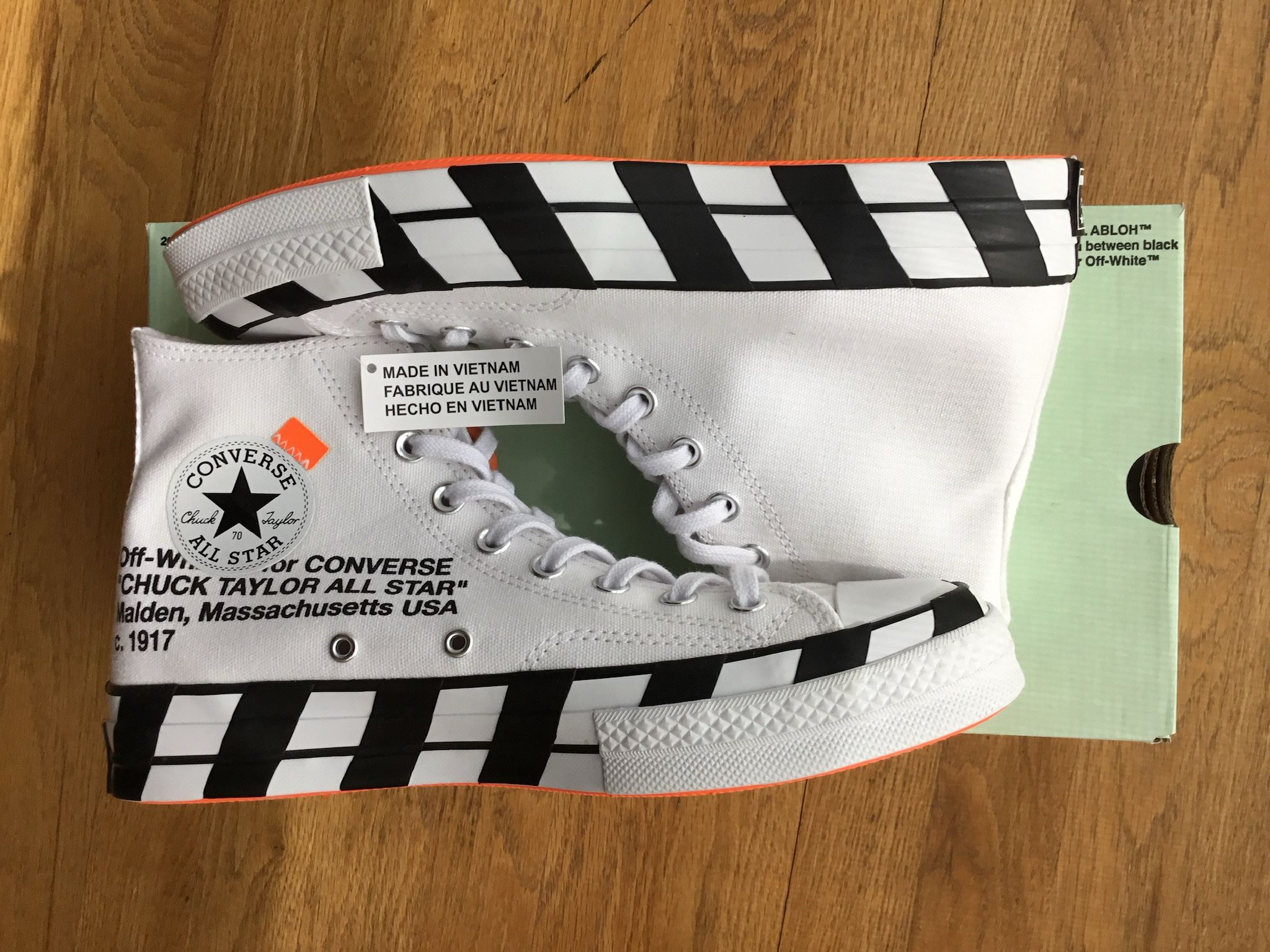 Off White Converse Chuck Taylor - 11 M