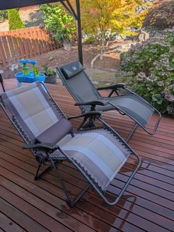 Zero Gravity Reclining Outdoor Lounge Chairs