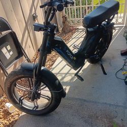 G-FORCE ZF Moped-Style Electric Bike