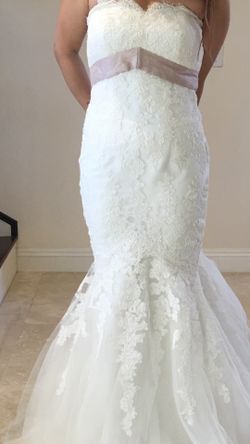 Mermaid wedding dress never been wear