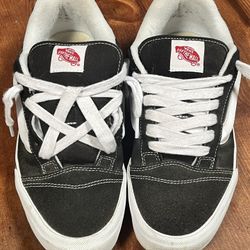 Vans Knu School