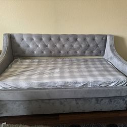 Grey Daybed 