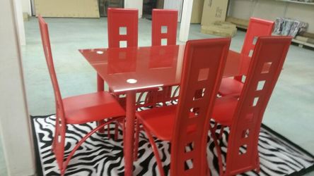 Brand New dining table with 6 chairs and delivery