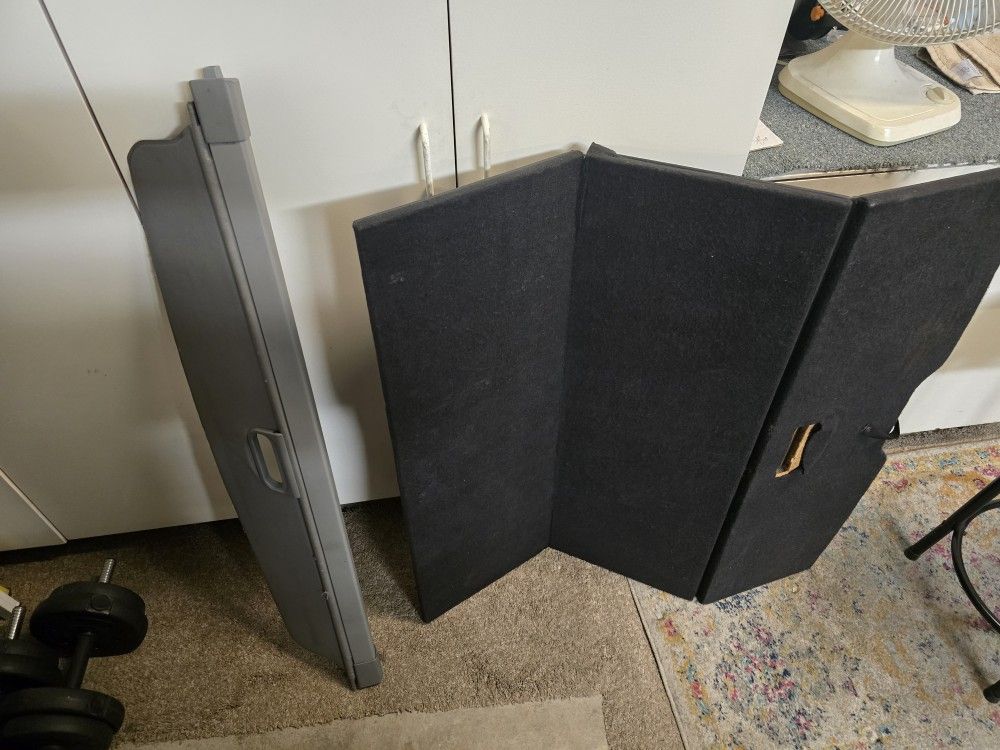 DODGE MAGNUM TRUNK PARTS.