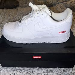 Nike Air Force 1 Supreme Low 