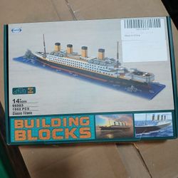 Classic Titanic Building Blocks