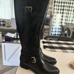 Women Boots Size 7 