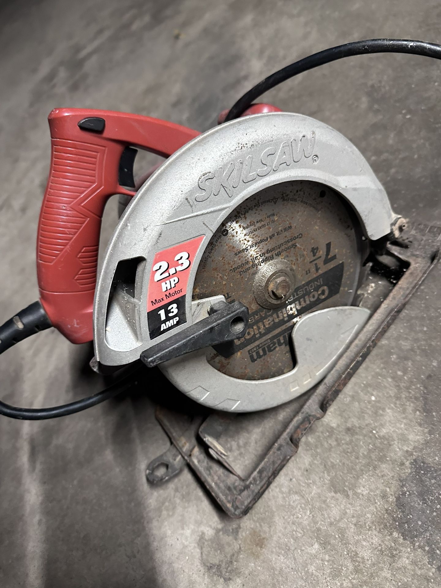 SKIL 15 -Amp 7-1/4-in Worm Drive Circular saw