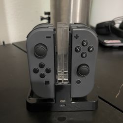 Nintendo Switch Joycon x 2 w/ Charging Station