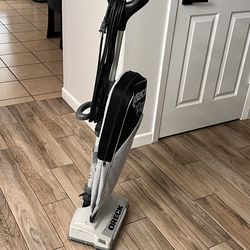 ORECK XL vacuum cleaner