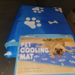 NEW> XL PET COOLING MAT. CAN BE USED BY SEVERAL ANIMALS AT ONE TIME.  29.5"X 47.2"Retail 69.99