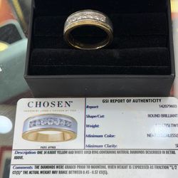 Discover the timeless elegance of this diamond band ring, featuring a stunning array of sparkling natural diamonds set in a sleek gold and silver desi