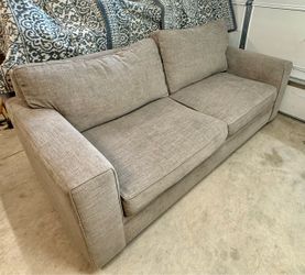 Nice couch 84" x 40"