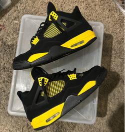 Sz 11.5 Jordan Retro 4s Thunder $100 FIRM NO TRADES