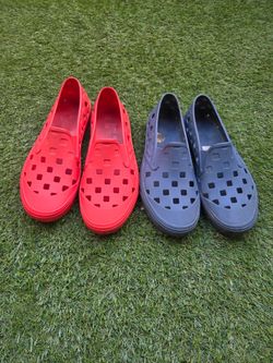 Vans Slip-On Shoes – Size 9 – Excellent Condition