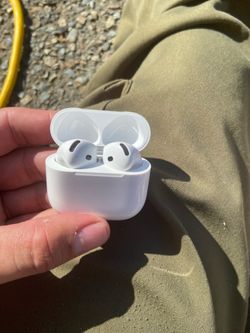 AirPods 4