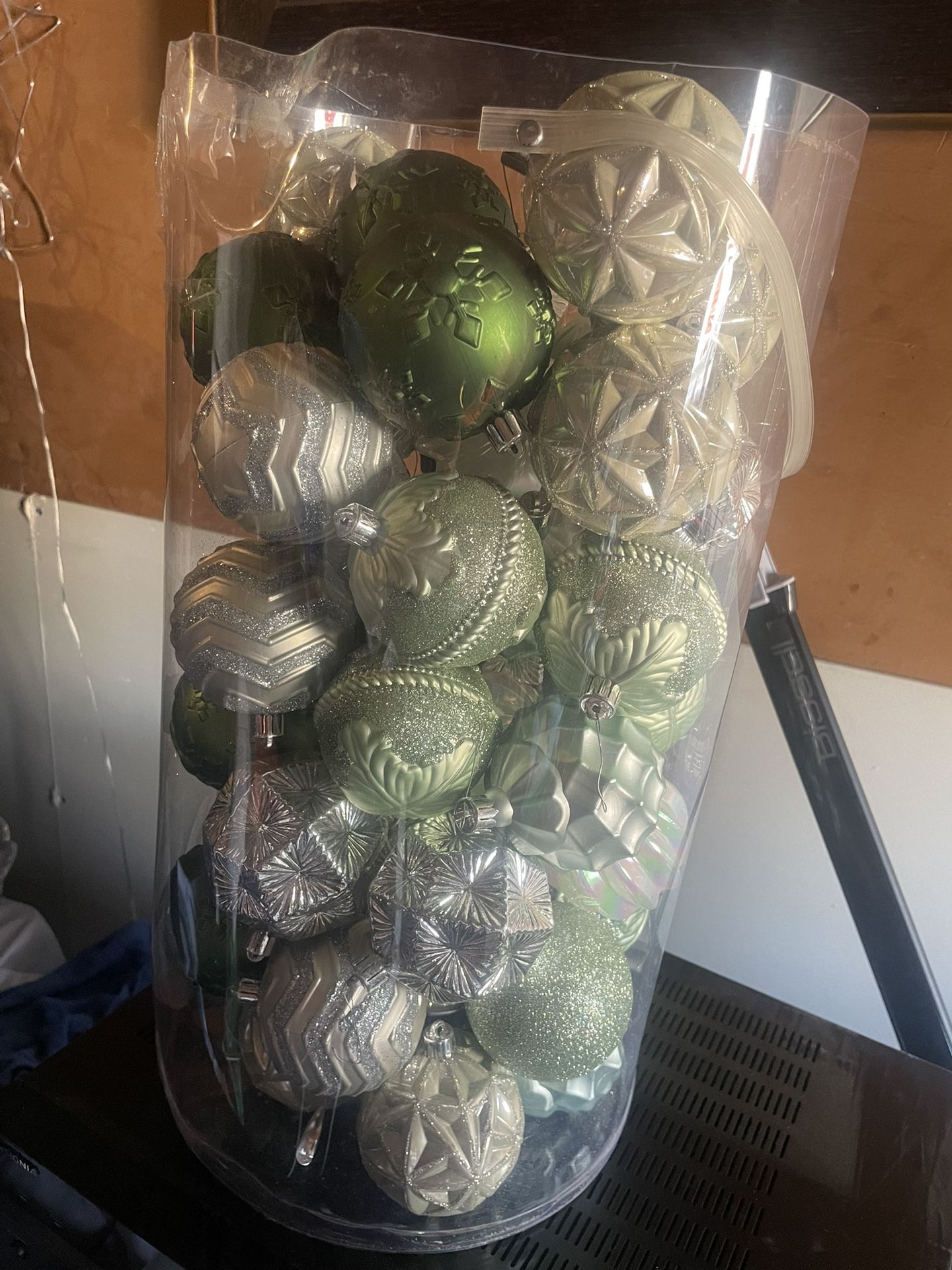 Gorgeous Christmas Tree Decor-balls