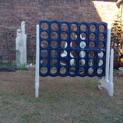 Giant outdoor social game