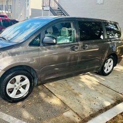 2011 Toyota Sienna