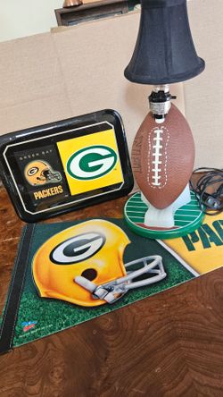 NFL, GREEN BAY PACKERS: Vintage 1998 Sportscast NFL Football Lamp, Pennant, custom plaque, firm.