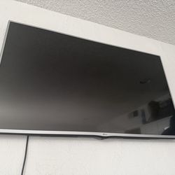 LG 50” TV Perfect Condition With Remote