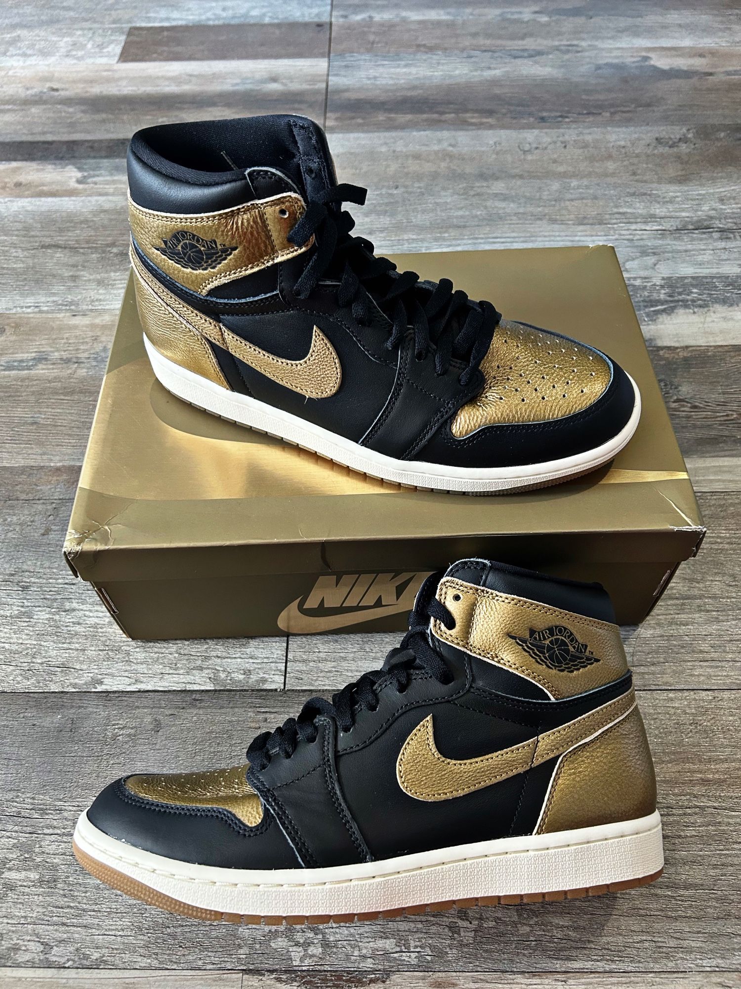 Jordan 1 hight OG retro black and gold size 10.5