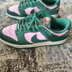 Nike Dunks 