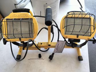 Portable Work Light Set. Suitable For Wet Locations