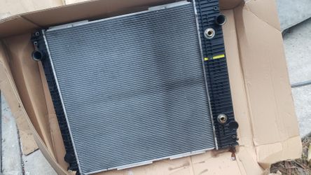 2018 FREIGHTHLINER  RADIATOR AUXILIARY COOLING GOOD CONDITION PLEASE LOOK THE PICTURES  