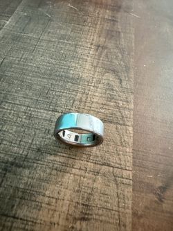 Oura Ring Gen 4 size 9 (only 6 months old)