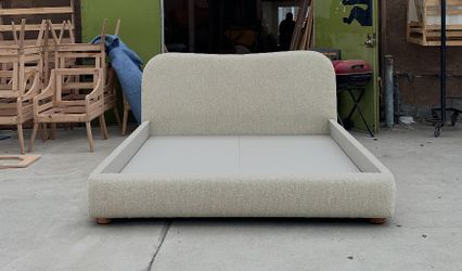 Bed Queen New Beautiful Wood Alder 