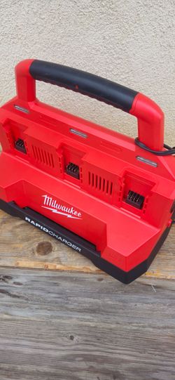 Milwaukee Rapids Charger for 6 battery Tool Only