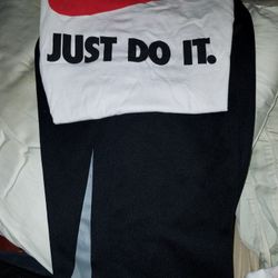 Nike Dri-FIT Sweatpants Size Medium Probably A 8 To 10