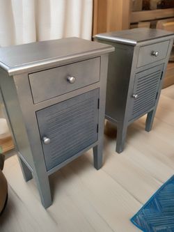 2 MODERN GRAYISH NIGHTSTANDS