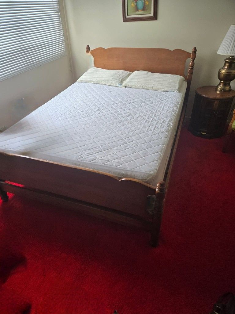 Queen Bed Set