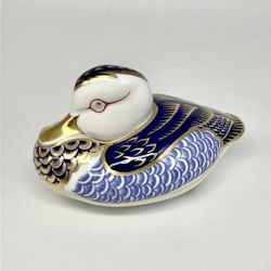 ROYAL CROWN DERBY Imari  Duck Paperweight With Gold Stopper