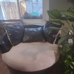 Large Round Spin Chair 