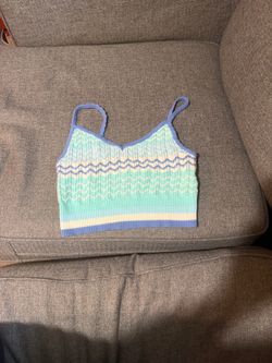 American Eagle top medium