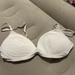 SO (Kohl’s) White Smooth T-Shirt Bra - Size 34B