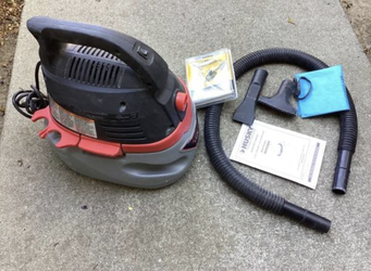 Husky 2.5L Wet/Dry Vacuum