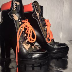 Akira Size 10 Orange & Black Boots