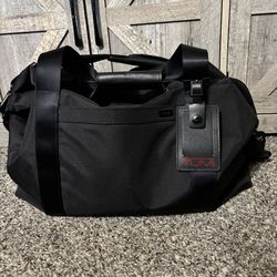 NEW Tumi Corporate Collection Weekender Duffle Bag